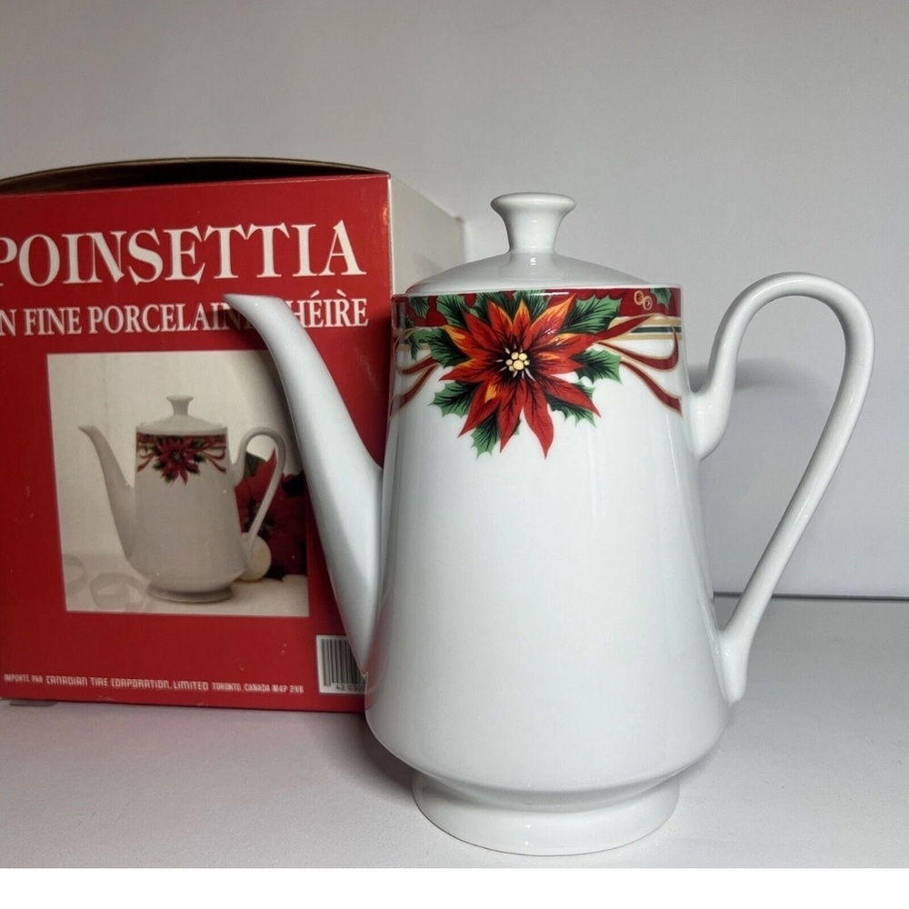 Poinsettia Christmas Teapot Coffee Pot Fine Porcelain drink pitcher floral